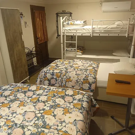 Ena Serenity Boutique Ephesus Δωμάτια σε οικογενειακή κατοικία *