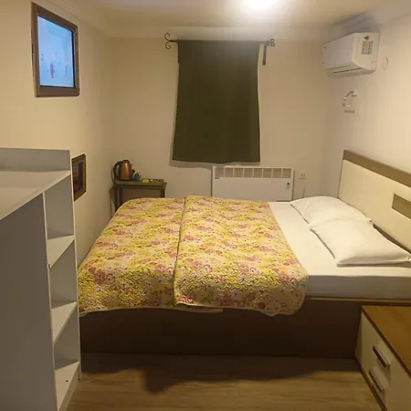 Ena Serenity Boutique Ephesus Δωμάτια σε οικογενειακή κατοικία Σελτσούκ